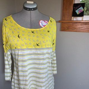 Cute Anthropologie 3/4 sleeve shirt with swallows